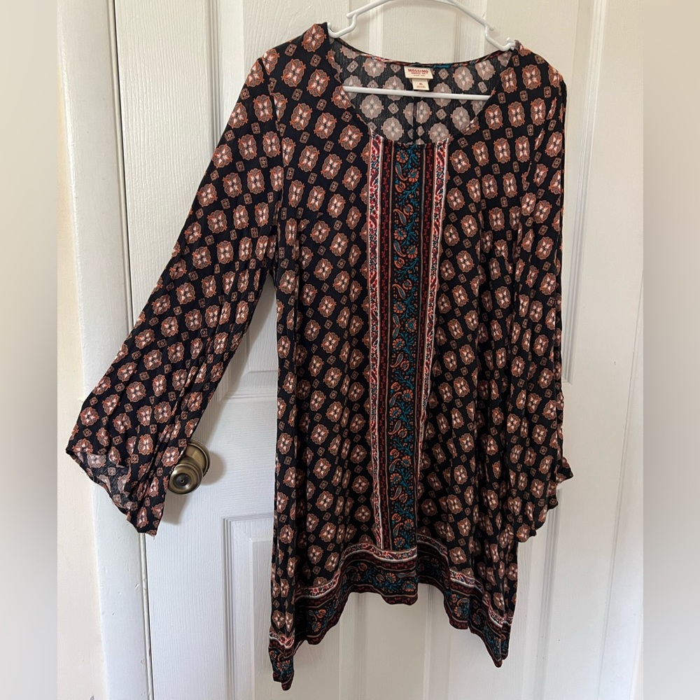 Lightweight Linen Boho / Aztec Long-Sleeve Short Dress